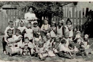 Przedszkole w Modliborzycach ok. 1961 r. 
Źródło: zdj. ze zbiorów Zuzanny Skoczyńskiej (w arch. biblioteki)